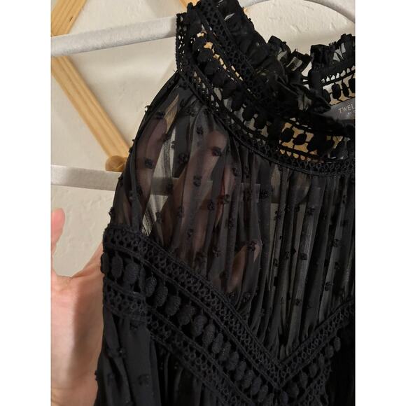 Twelfth Street by Cynthia Vincent Mini Dress 12 Black Eyelet Halter Neck Ruffles - Picture 5 of 15